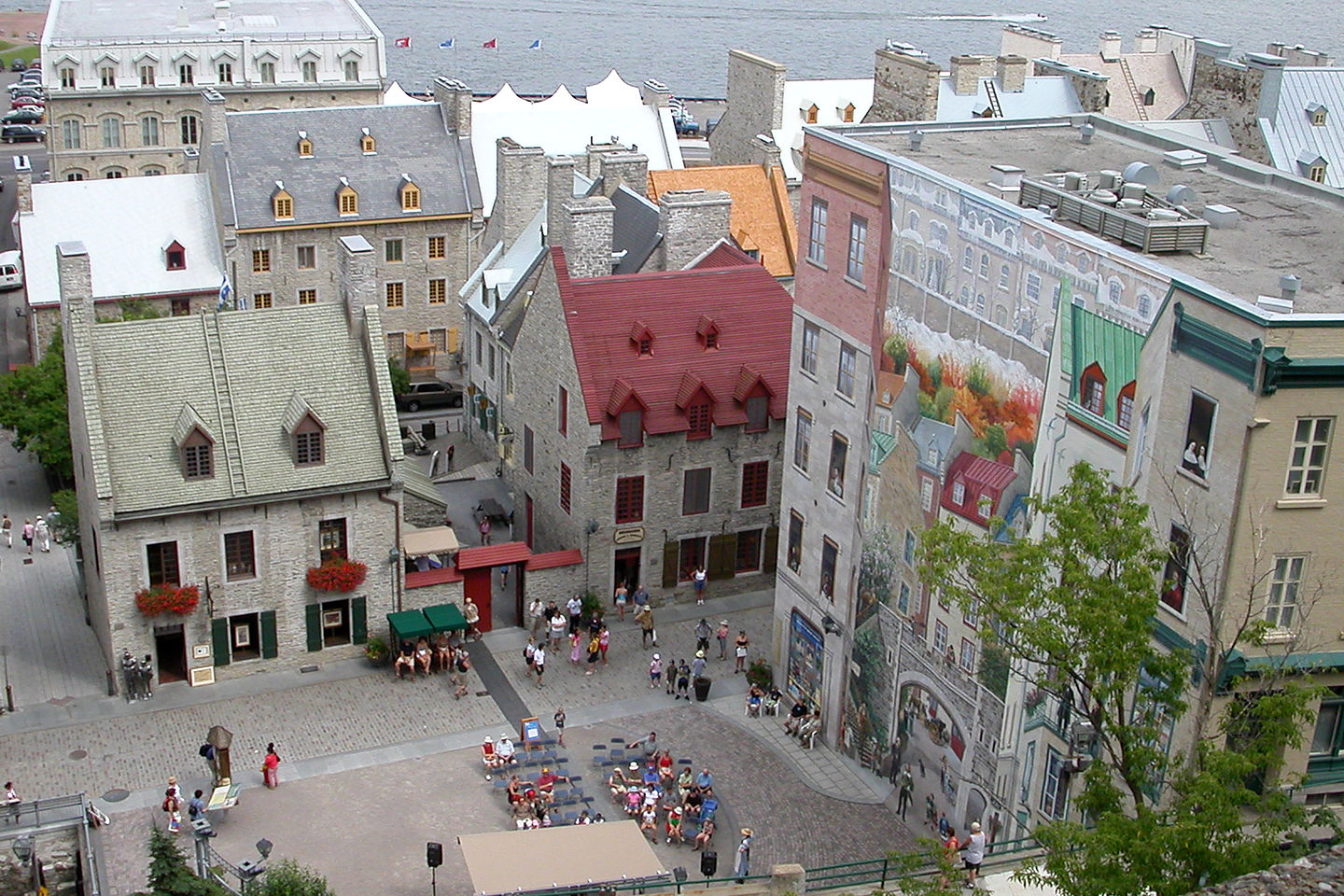 Looking down on the rue du Petit-Champlain.