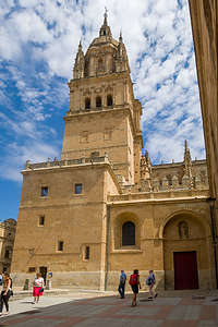 Approaching the Salamanca Cathedral