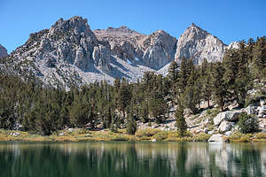 One of the lovely alpine lakes along the hike to Kearsarge Pass