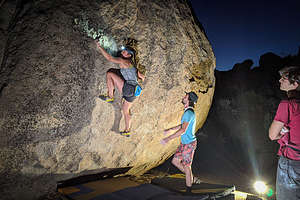 Night time bouldering in the Buttermilks