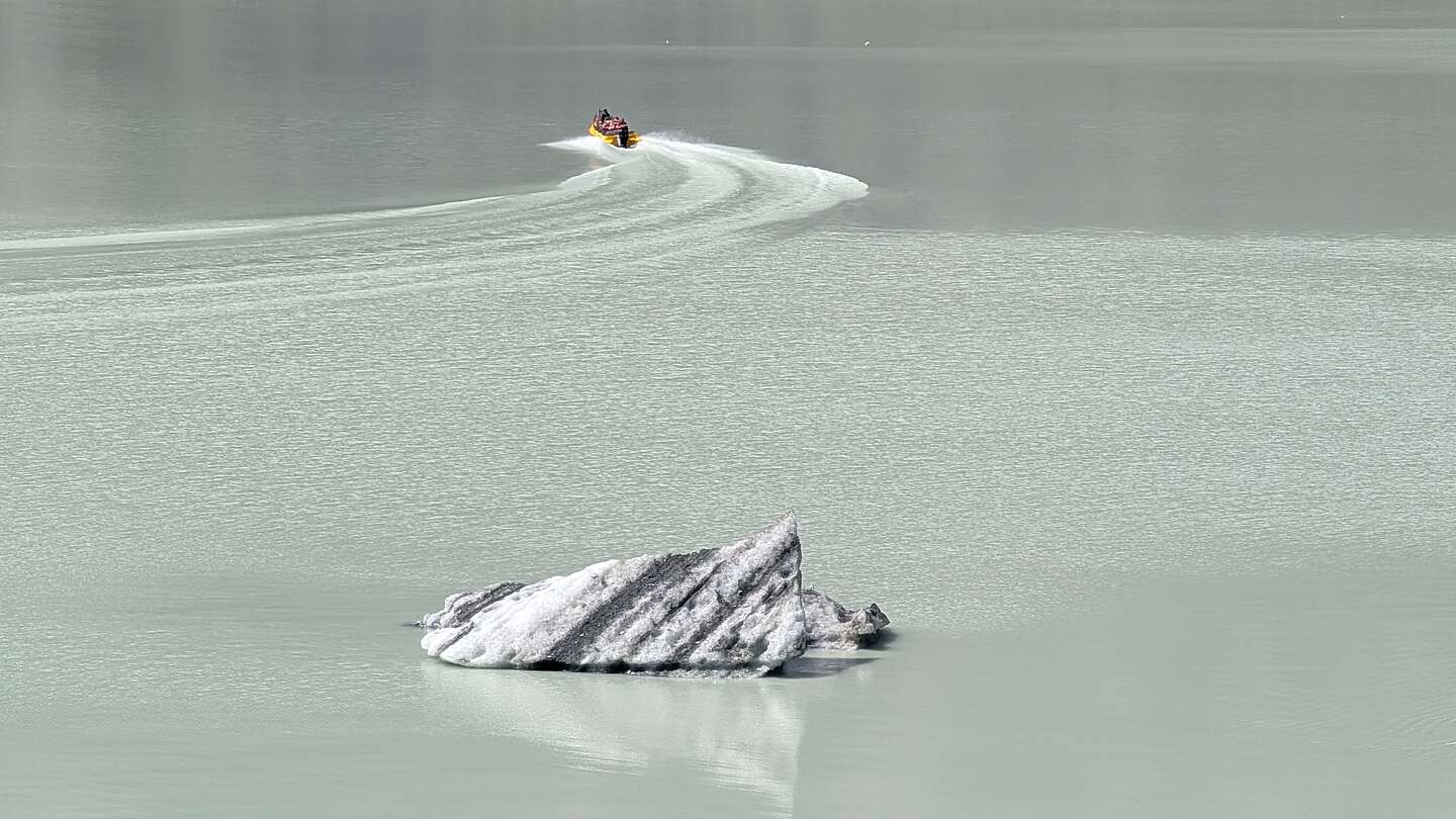 Iceberg on Tasman Lake