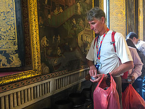 Herb giving alms at Wat Pho