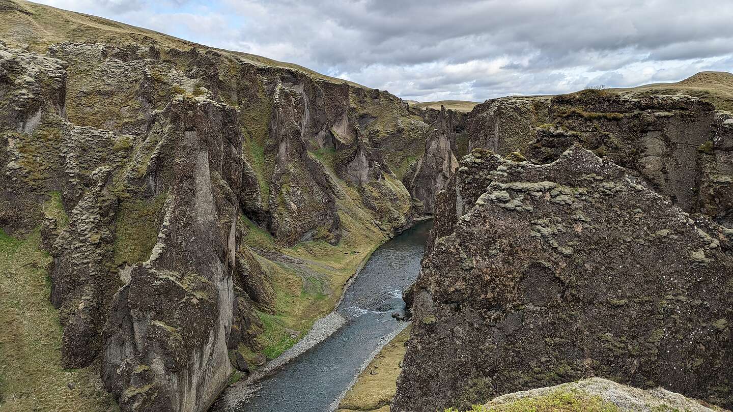 Fjaðrárgljúfur Canyon